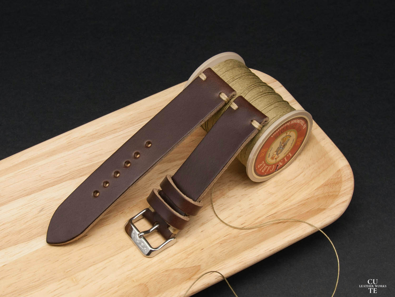 Horween Chrx Brown leather watch strap, Hand-made in Finland, With Lining